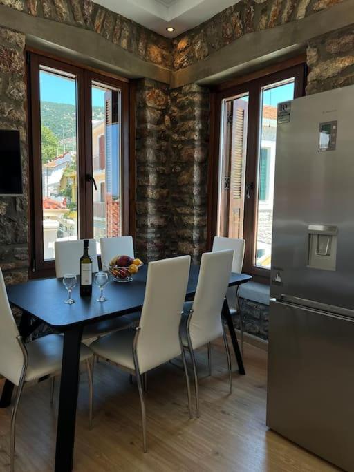 Madame Parisienne Villa Nafpaktos Eksteriør billede