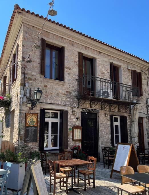 Madame Parisienne Villa Nafpaktos Eksteriør billede