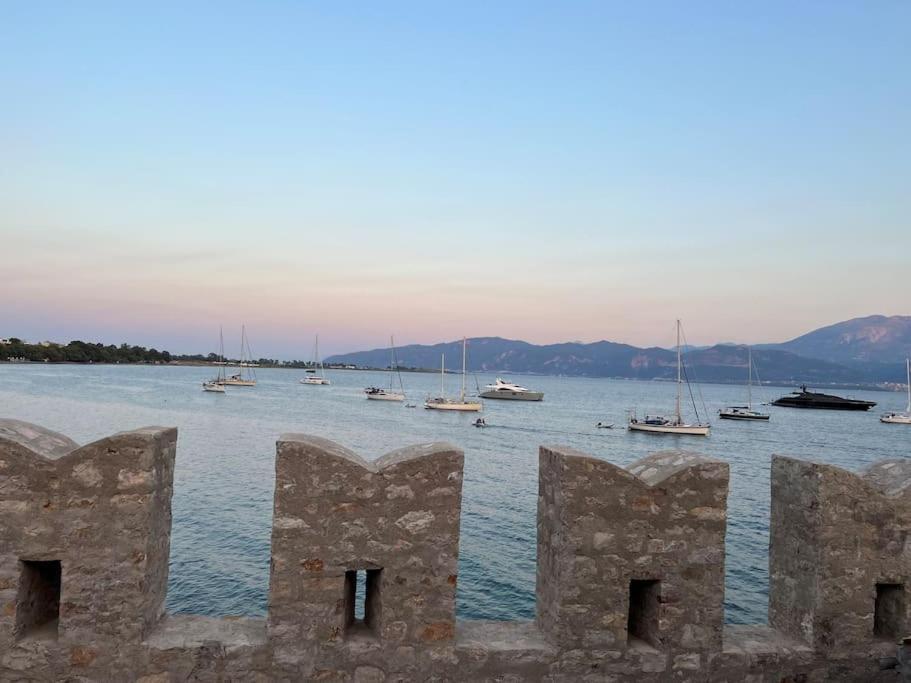 Madame Parisienne Villa Nafpaktos Eksteriør billede